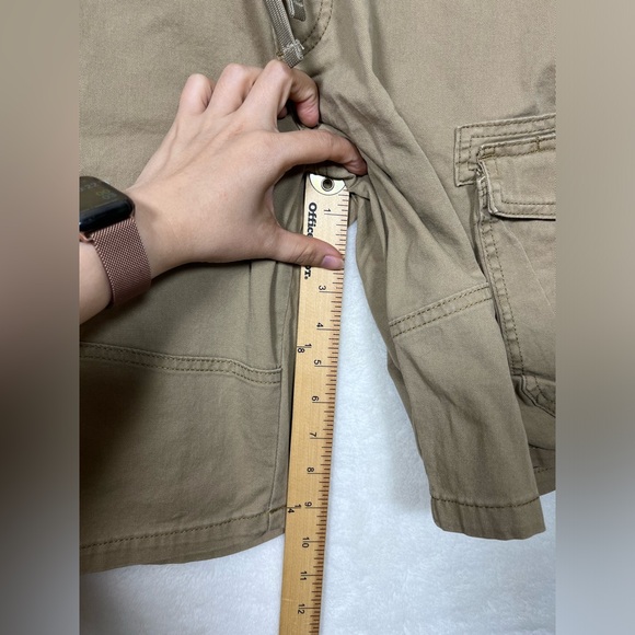 Wrangler Relaxed Fit Tan Cargo Shorts Size Medium - Picture 5 of 7